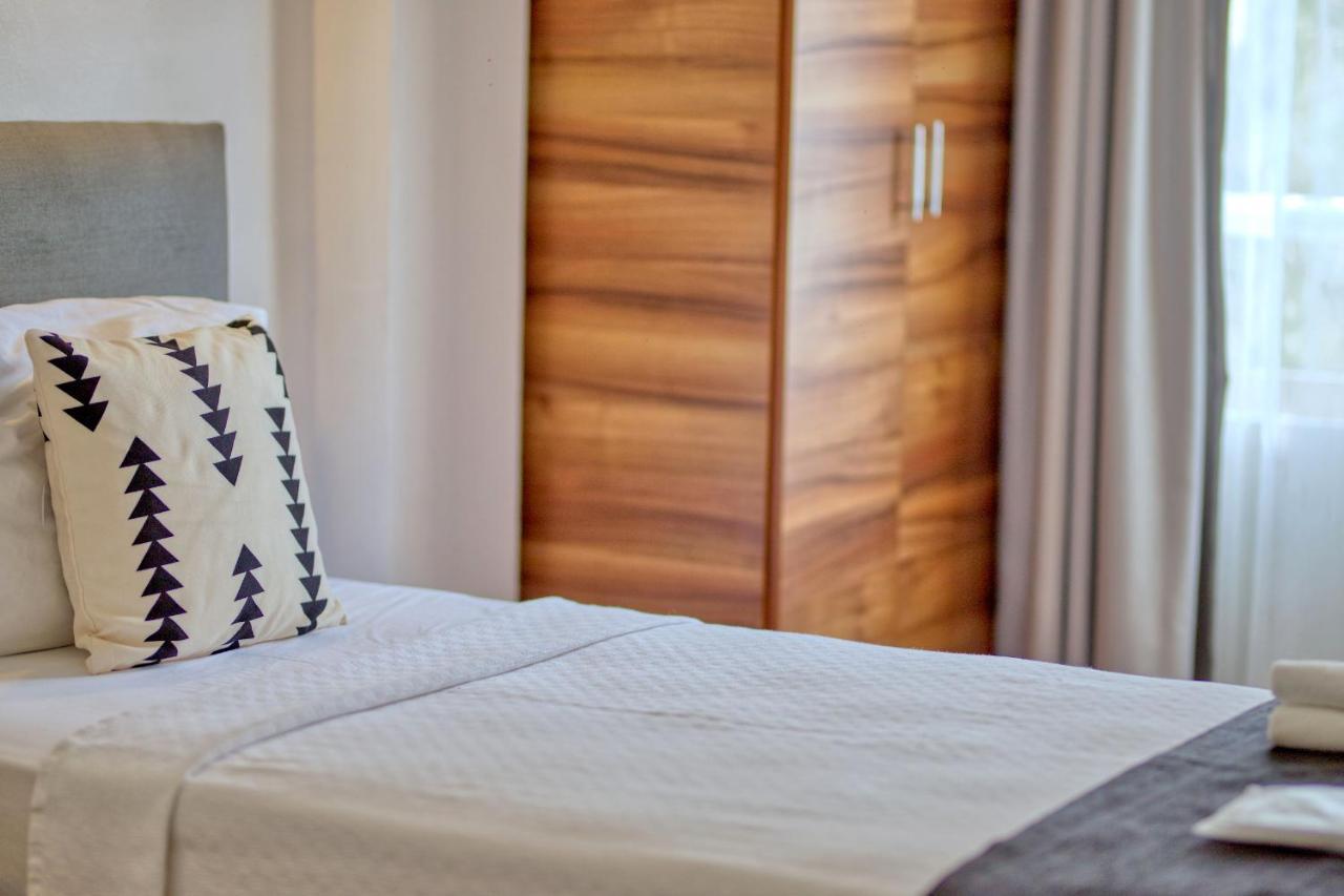 Camlik 87 Hotel ไอวาลิค ภายนอก รูปภาพ