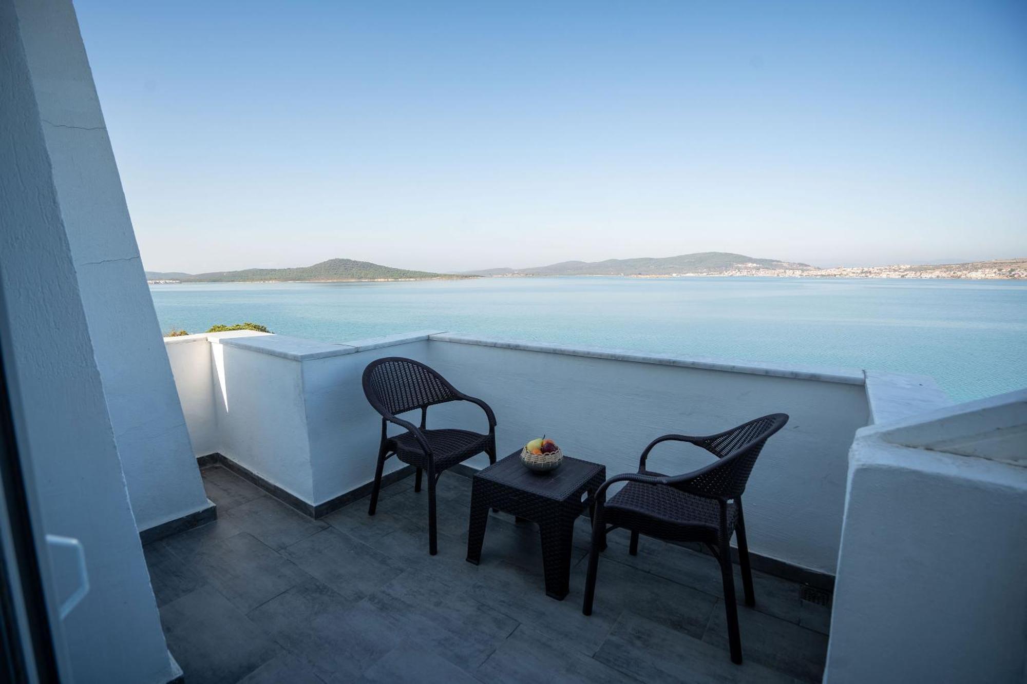 Camlik 87 Hotel ไอวาลิค ภายนอก รูปภาพ